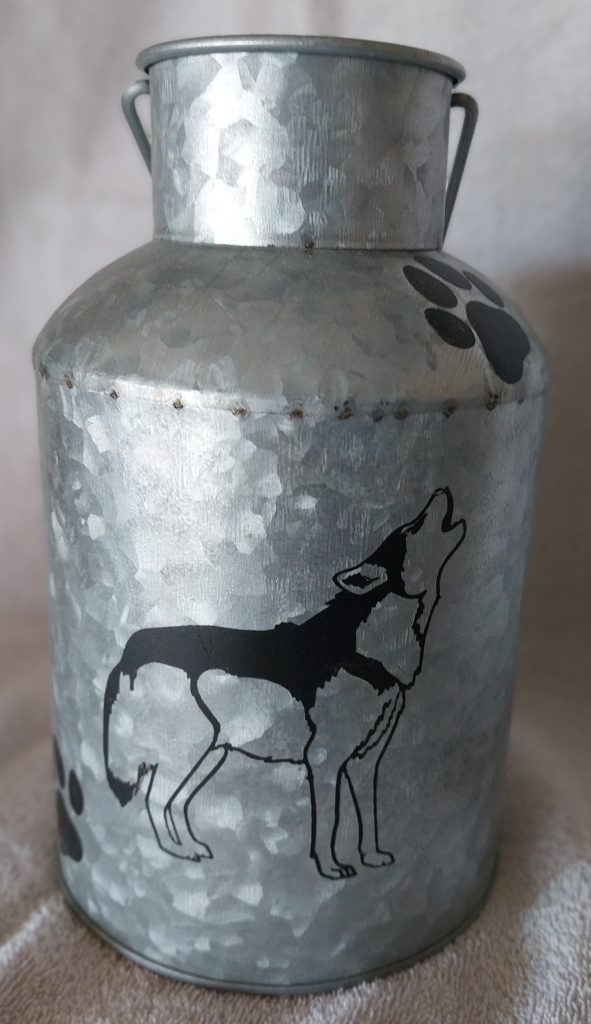 Image of Howling Husky Tin Farmhouse Can-OOA