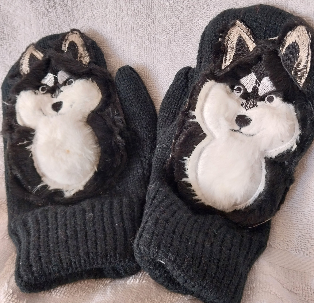 Image of Black and White mittens